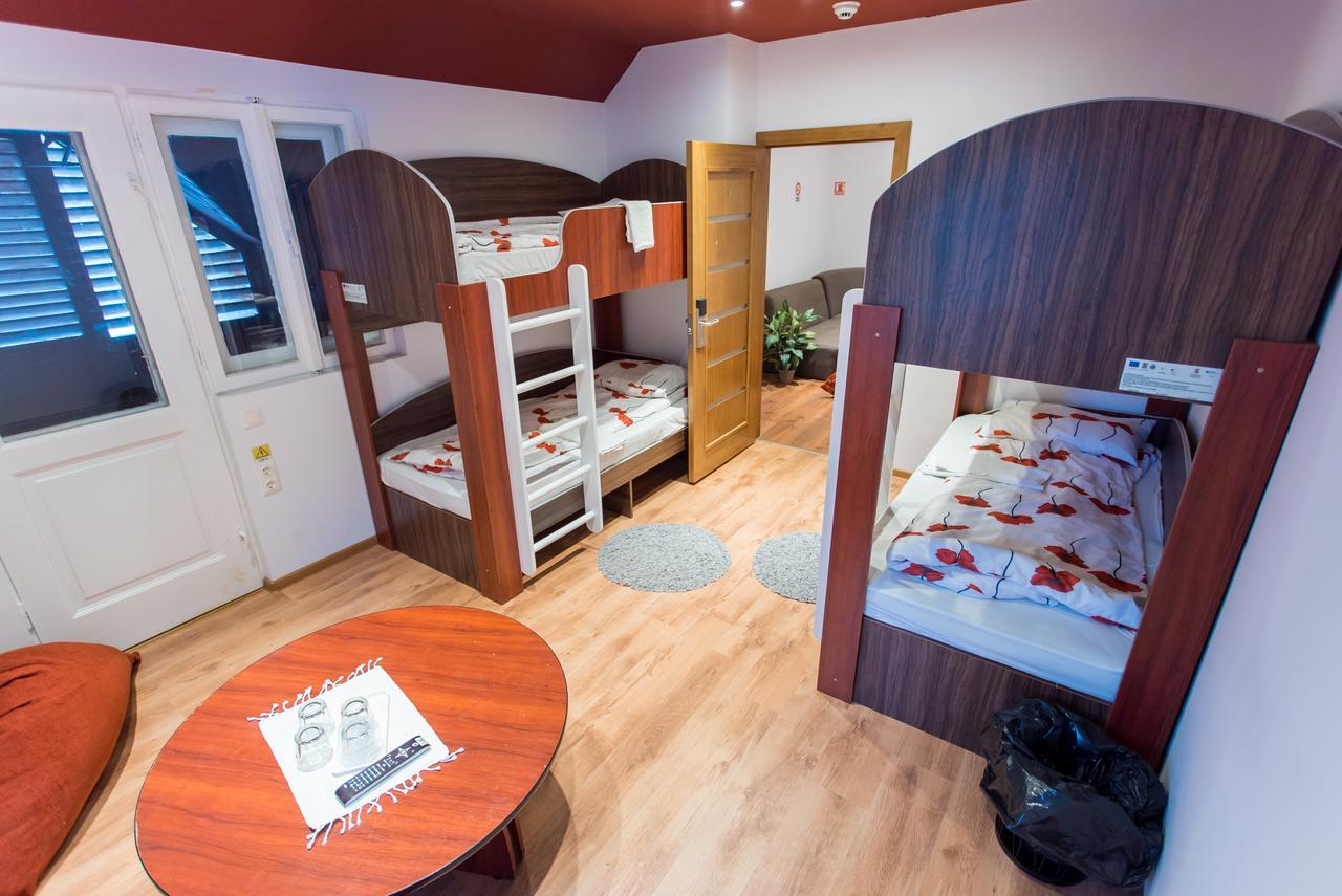 Green Hostel Сфинту-Ґеорґе Екстер'єр фото